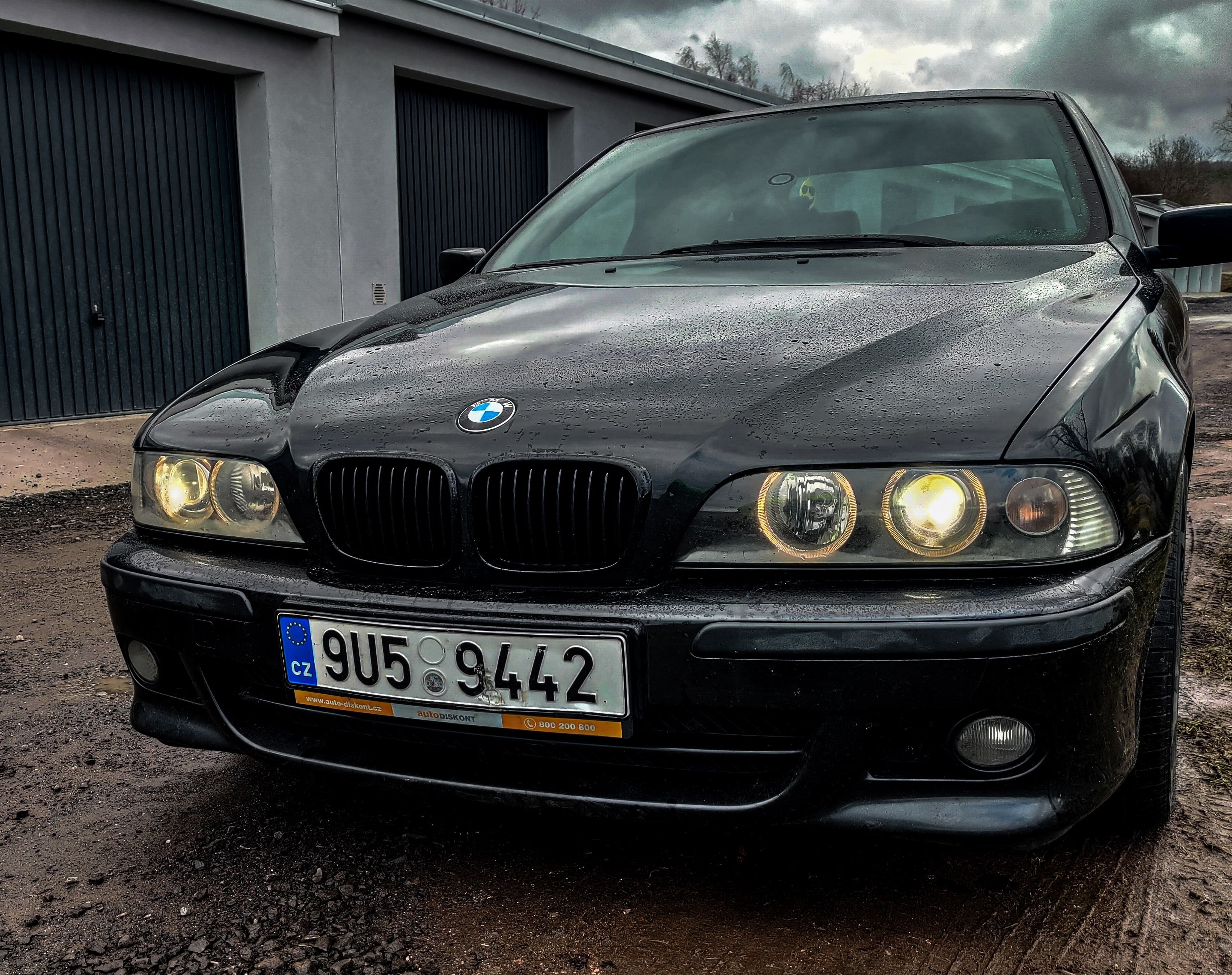 bmw-e39-528i-142kw-od-valdy-2-min-min